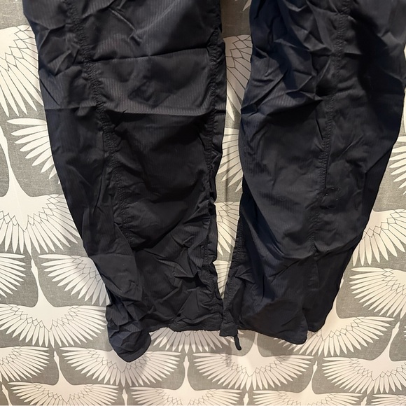 Lululemon studio pants, wide leg, size 6 - Picture 2 of 5